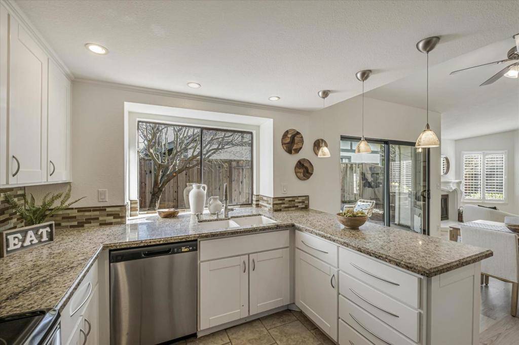 Fremont, CA 94555,4160 Tanager