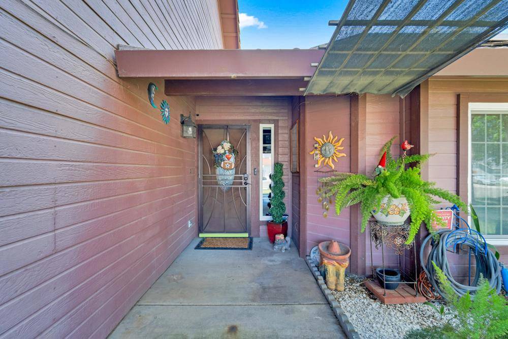 Los Banos, CA 93635,711 Kirkwood CT