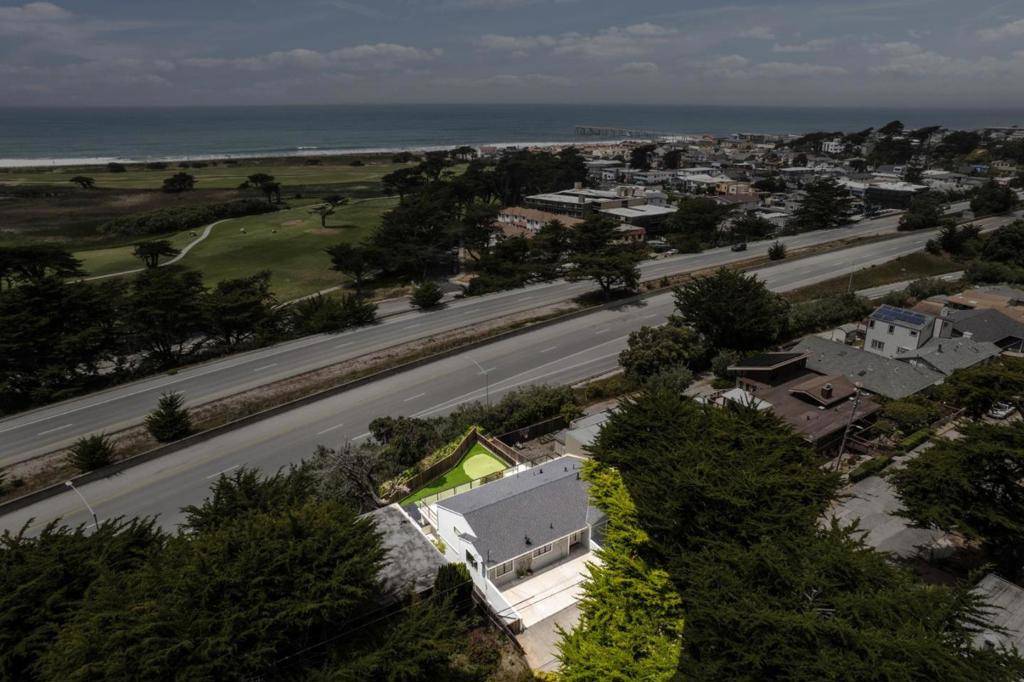 Pacifica, CA 94044,40 Eastlake AVE