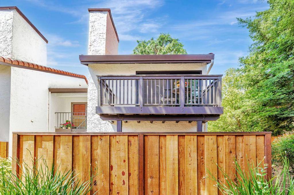 Gilroy, CA 95020,775 Williamsburg Way #Apt B
