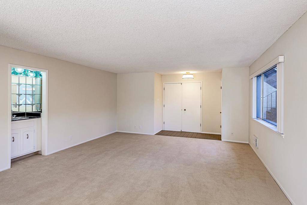 Burlingame, CA 94010,1121 Douglas AVE #201