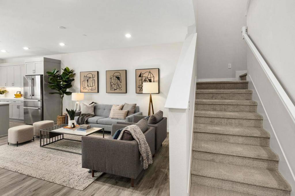 Sunnyvale, CA 94087,1304 Barbet Circle #3