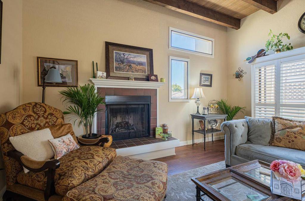 Salinas, CA 93901,42 W San Joaquin ST #8