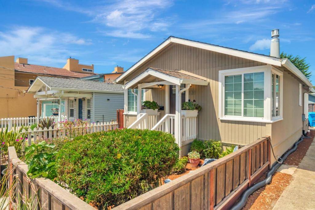 Pacifica, CA 94044,131 Carmel AVE