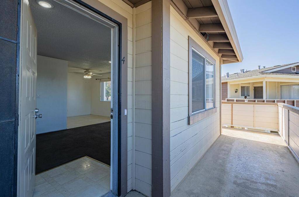Salinas, CA 93906,1893 Cherokee DR #4
