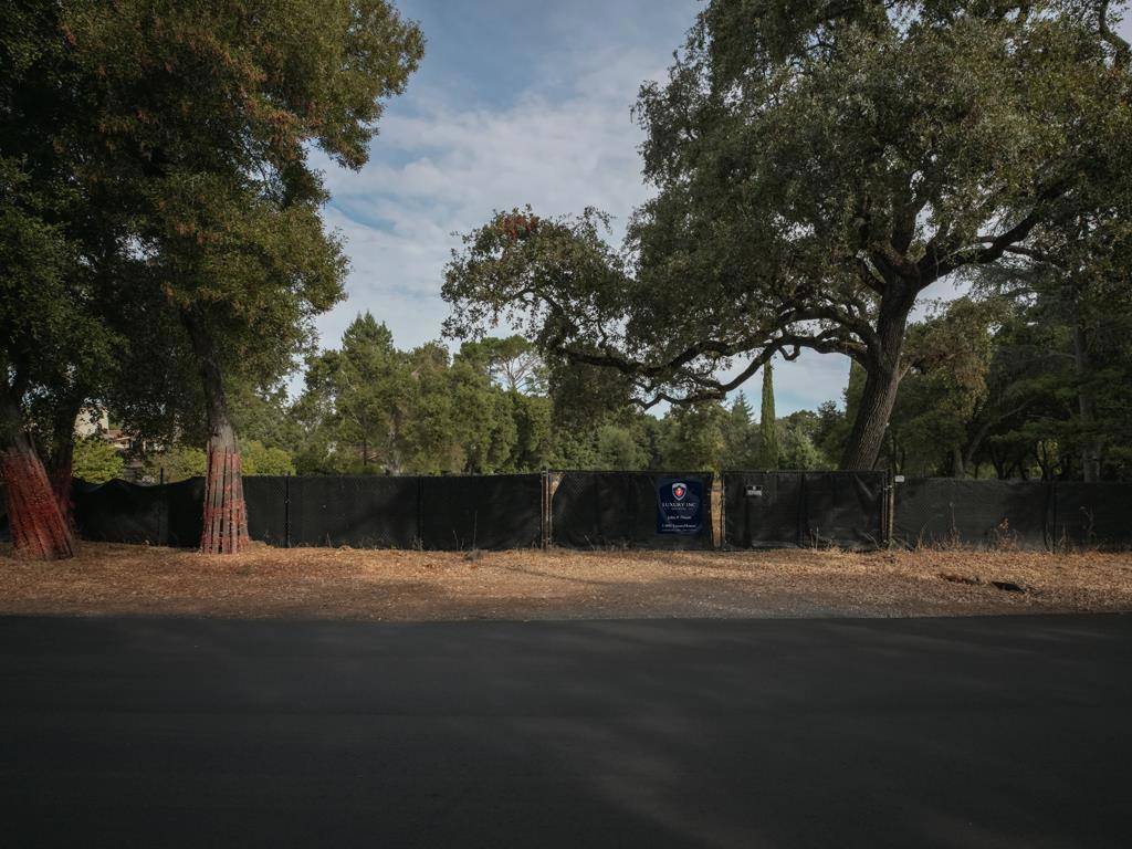 Atherton, CA 94027,Camino Por Los Arboles