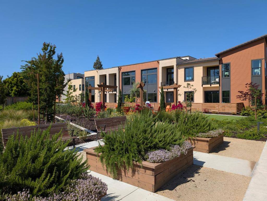 Saratoga, CA 95070,11115 Maple PL #030-07