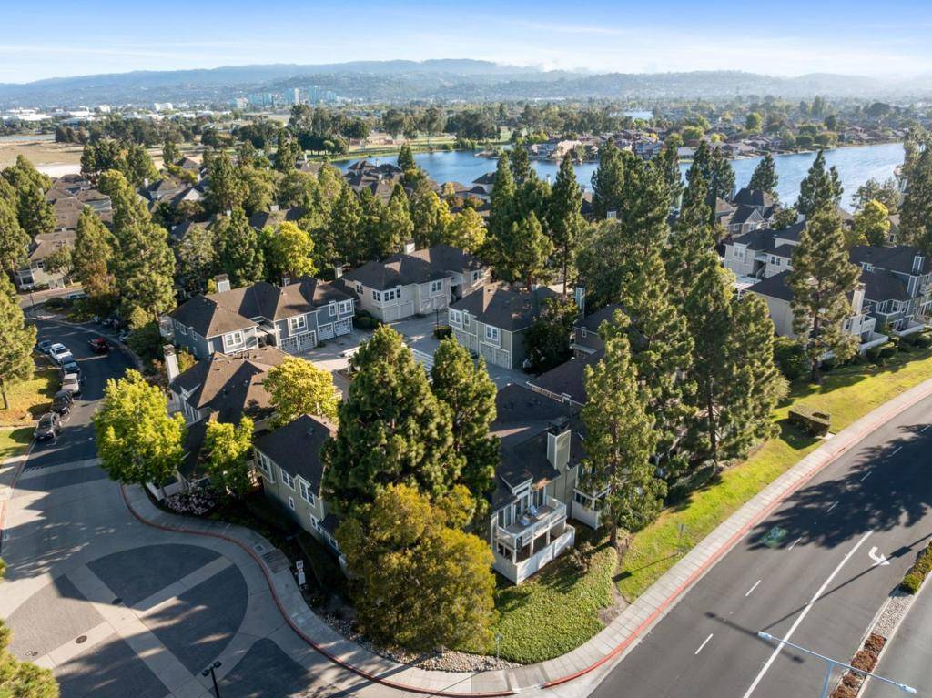 Foster City, CA 94404,1086 Tiller LN