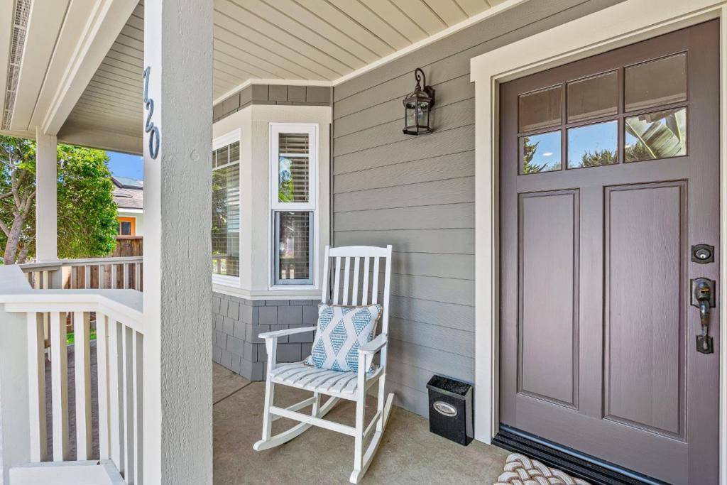 Capitola, CA 95010,720 Gilroy DR