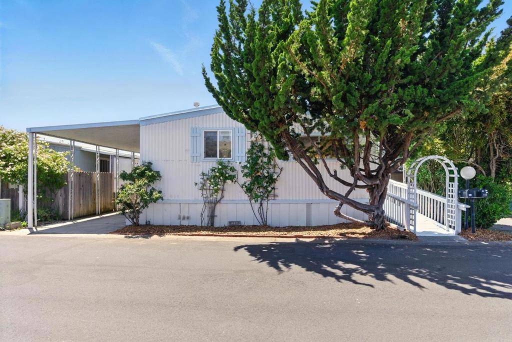 Santa Cruz, CA 95060,2395 Delaware AVE
