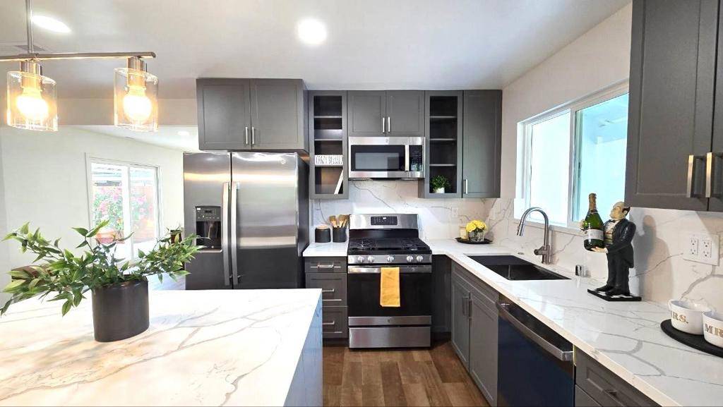 San Jose, CA 95111,204 Santa Rosa DR