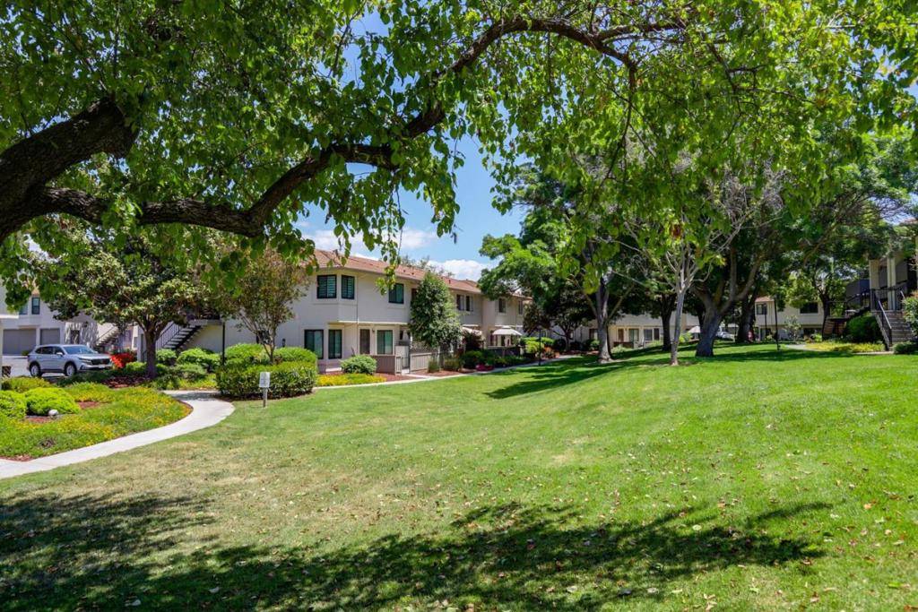 San Jose, CA 95111,3162 Kenland DR