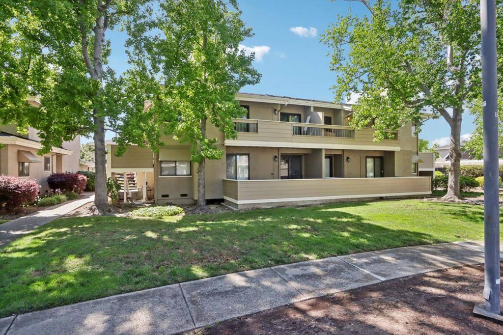 Foster City, CA 94404,145 Albacore LN