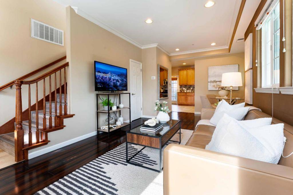 San Jose, CA 95126,701 Paula CT