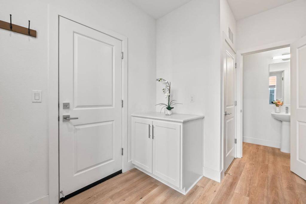 Santa Clara, CA 95051,2930 Boyter PL #112