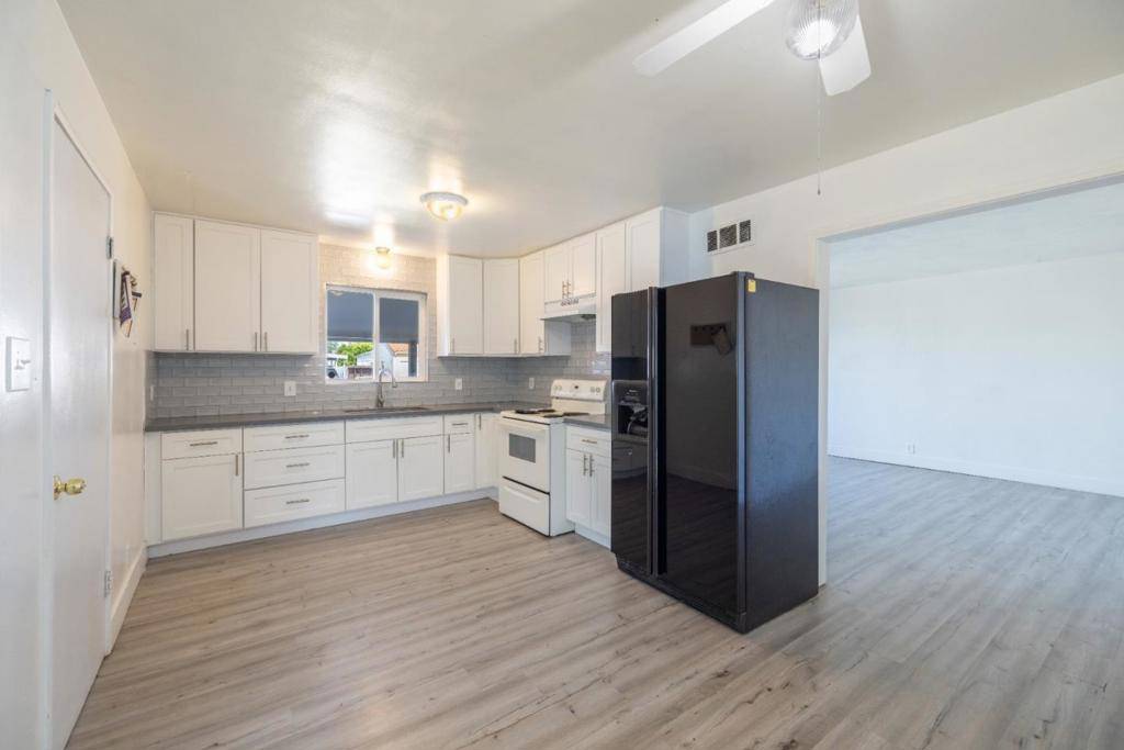 Manteca, CA 95336,432 COWELL AVE