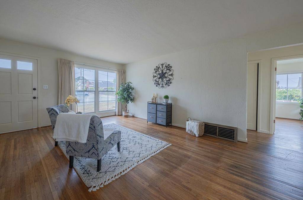Pacific Grove, CA 93950,230 Gibson AVE