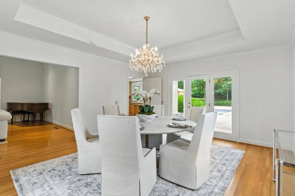 Los Altos Hills, CA 94022,14210 Berry Hill CT