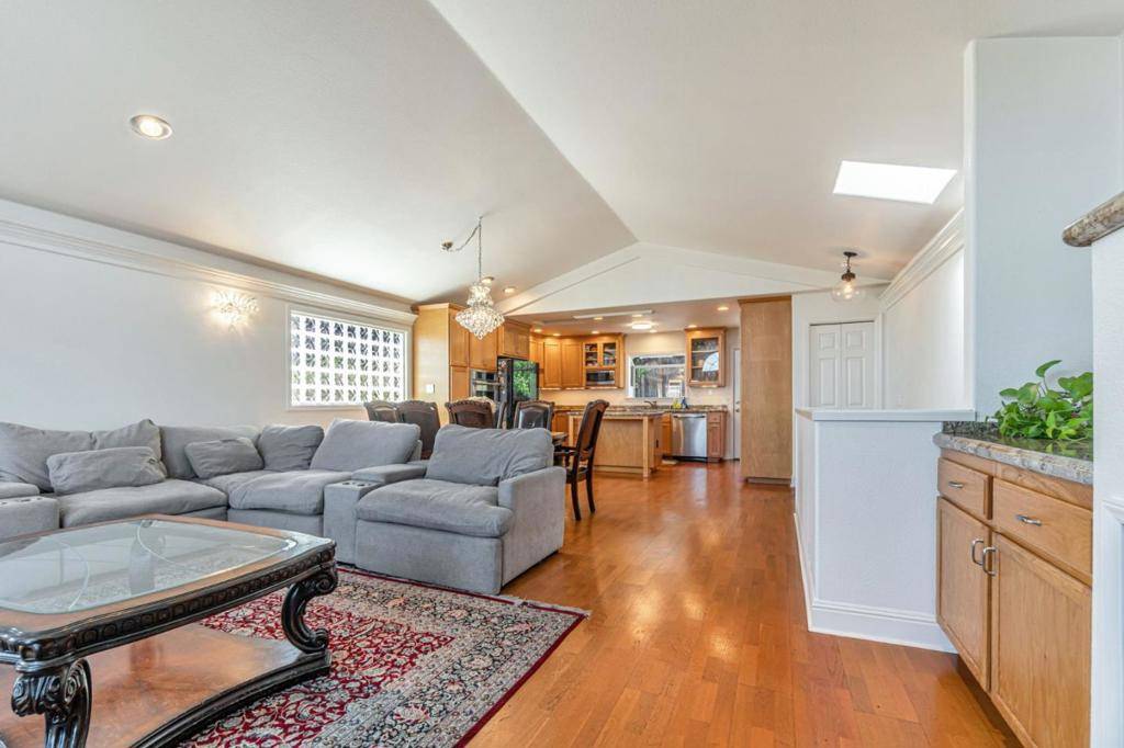 Brisbane, CA 94005,276 San Benito RD