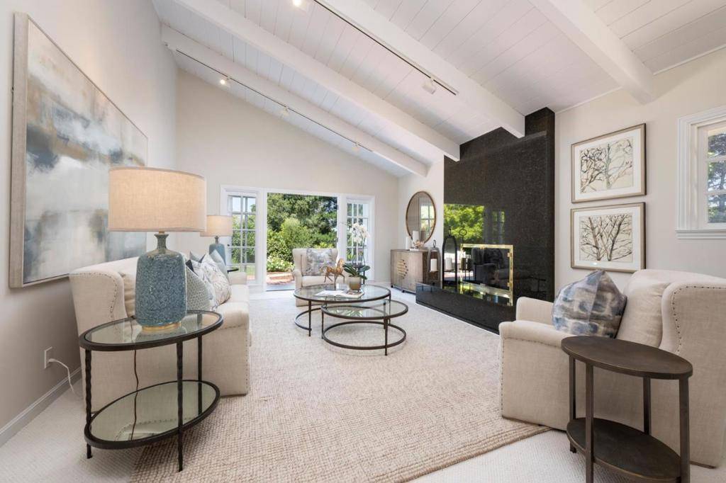 Hillsborough, CA 94010,50 Roberts WAY