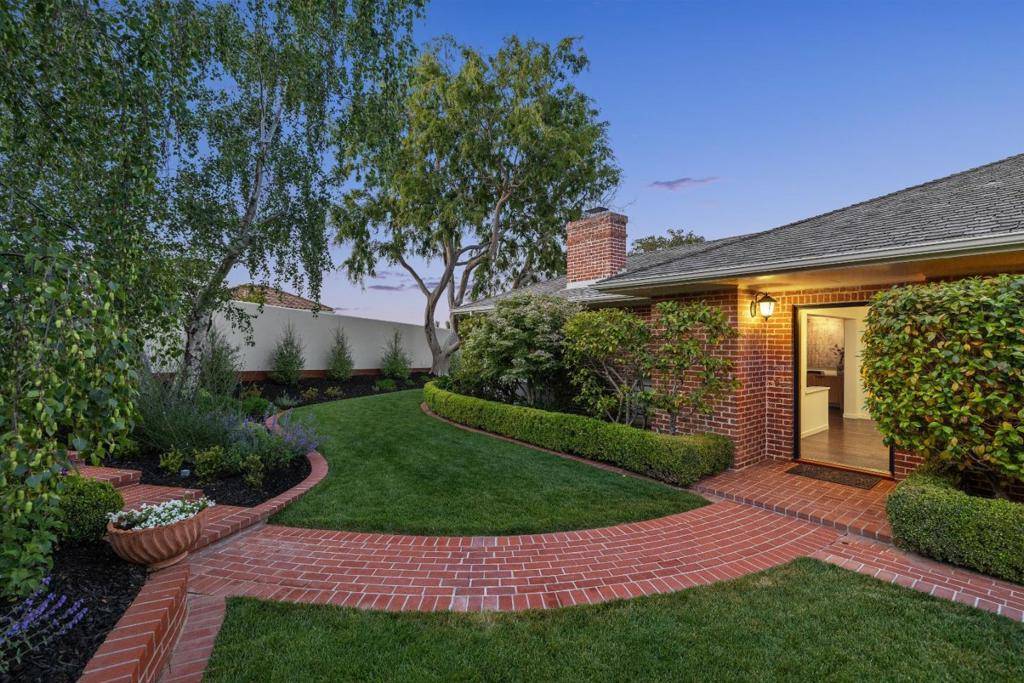 Hillsborough, CA 94010,1431 Carlton RD