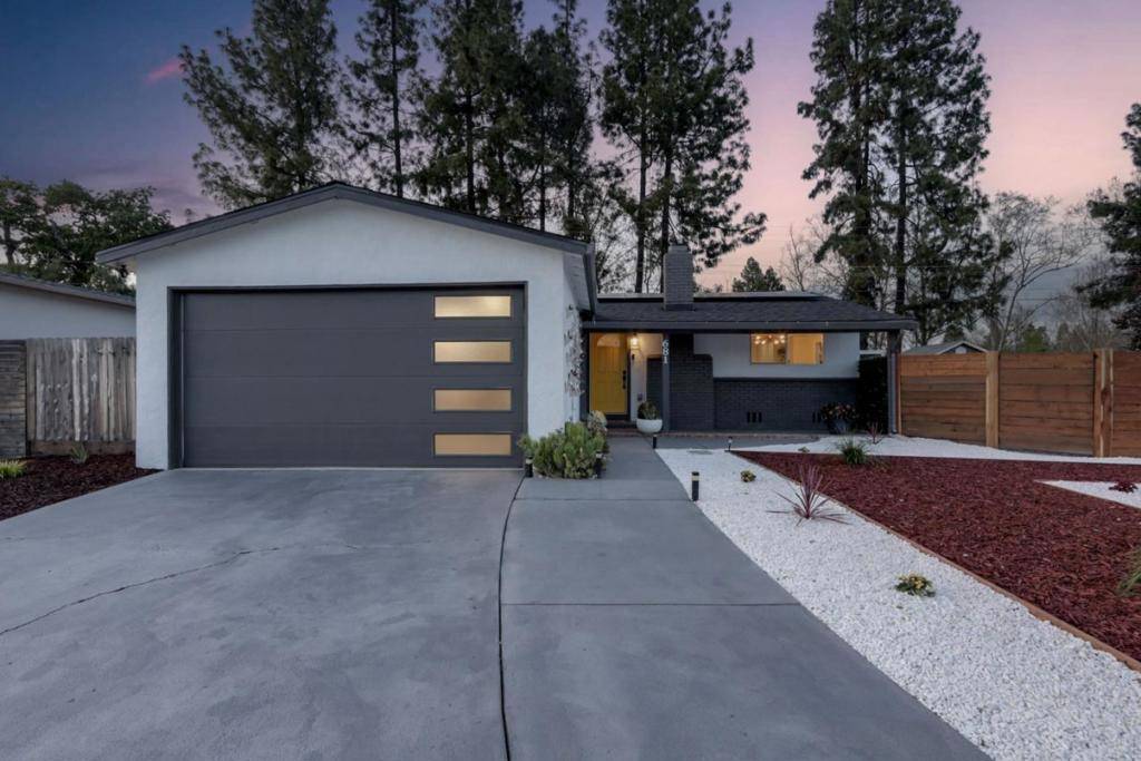 Gilroy, CA 95020,681 Arnold DR