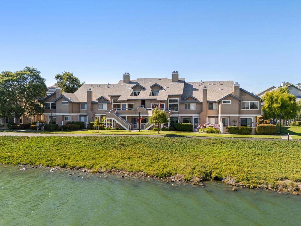 San Mateo, CA 94404,2309 Vista Del Mar