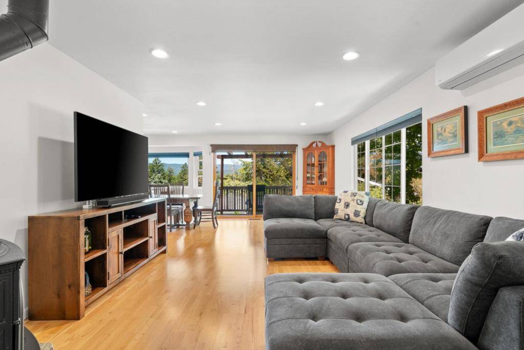 Scotts Valley, CA 95066,552 Bean Creek RD