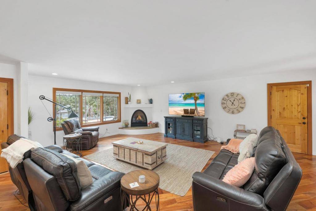 Pebble Beach, CA 93953,1067 Ortega RD