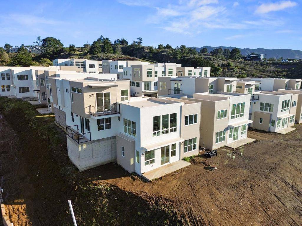 Pacifica, CA 94044,835 Fassler AVE