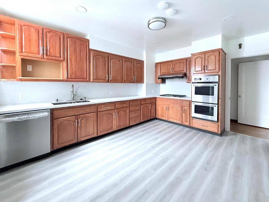 1587 Revere AVE San Francisco, CA 94124