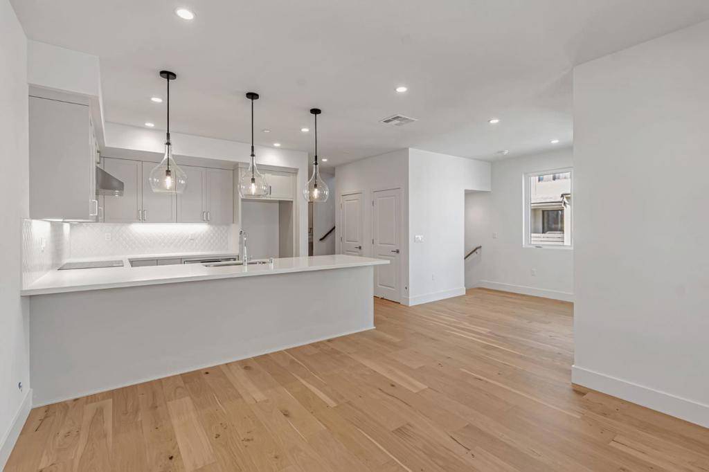Palo Alto, CA 94303,1135 Esther CT