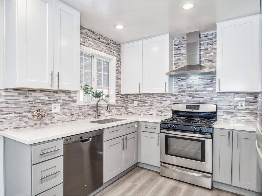 San Jose, CA 95111,4864 Snow DR