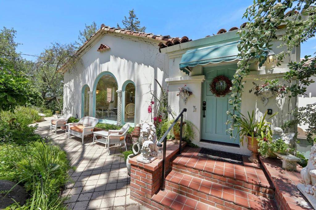 Monte Sereno, CA 95030,18211 Saratoga Los Gatos RD