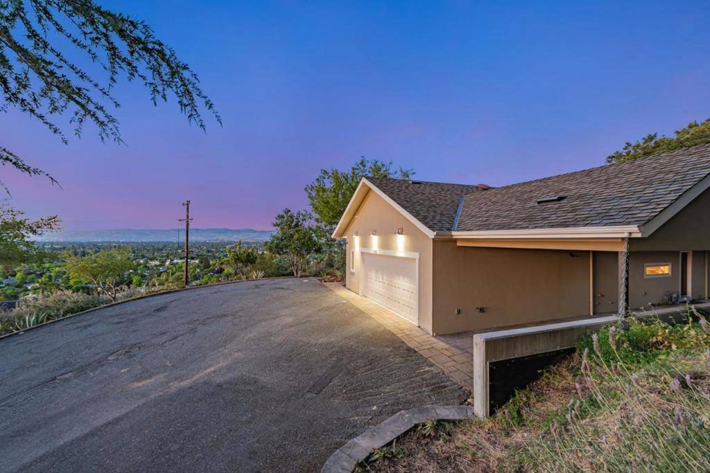 Los Gatos, CA 95032,15010 Larga Vista DR