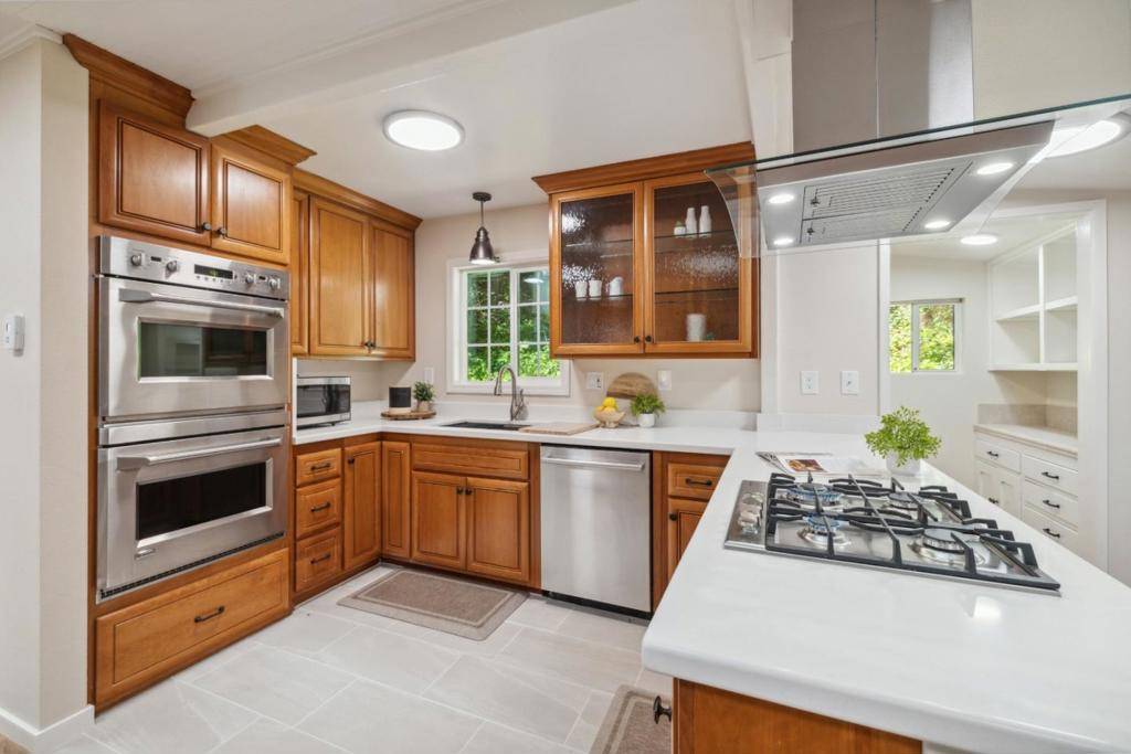 Soquel, CA 95073,281 Olson RD