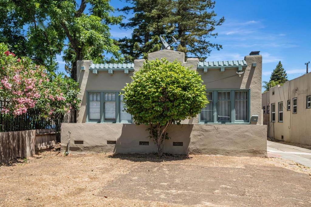Redwood City, CA 94062,141 Clinton ST