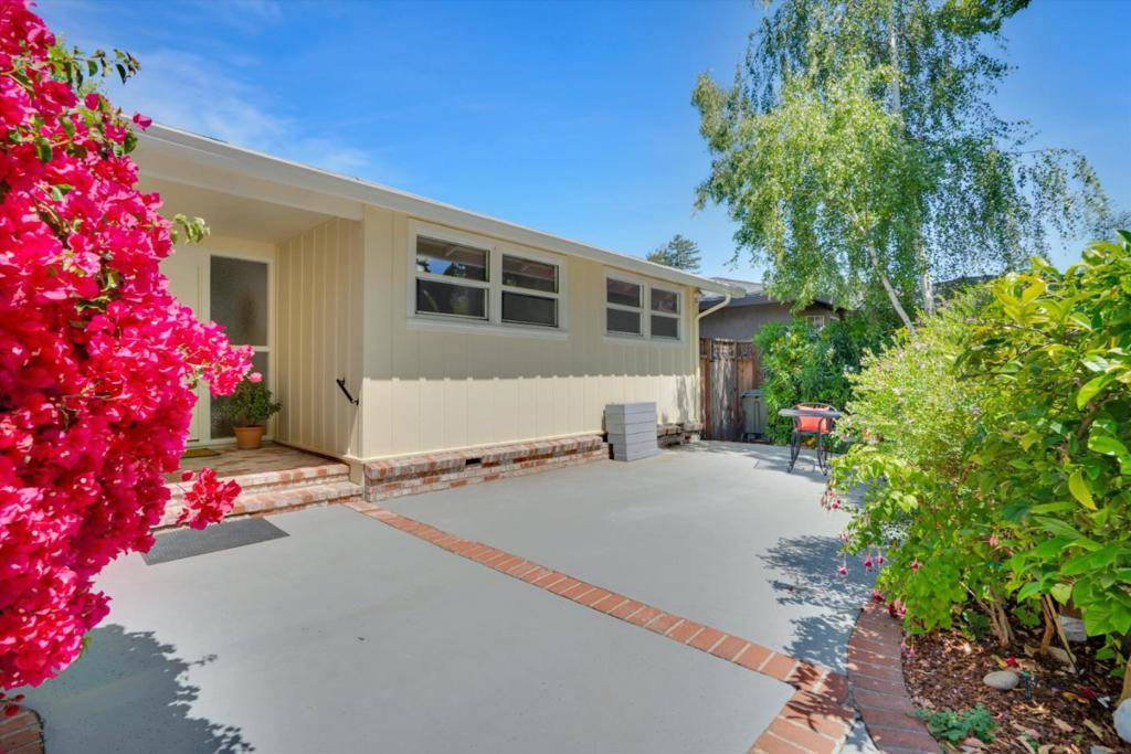 Redwood City, CA 94061,1583 Mitchell WAY