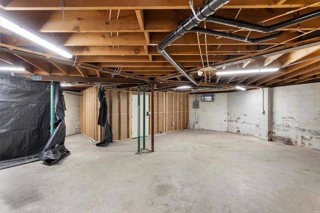 Hayward, CA 94541,22325 Meekland AVE