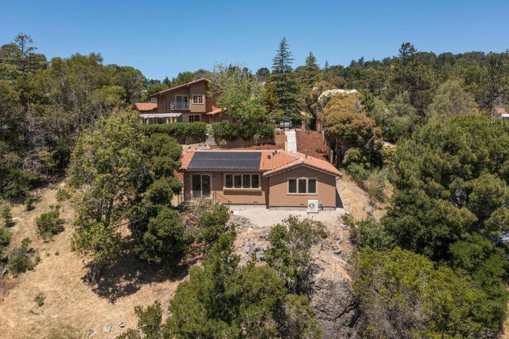Hillsborough, CA 94010,30 Lydia CT