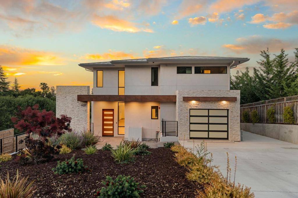 Los Altos, CA 94024,1127 Hillslope PL
