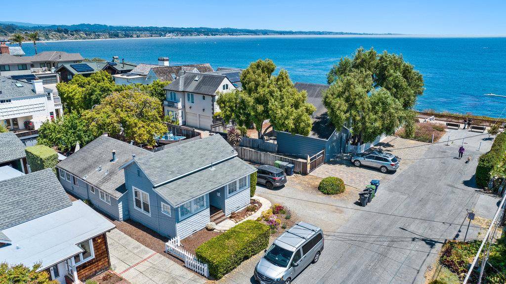 Capitola, CA 95010,106 Saxon AVE