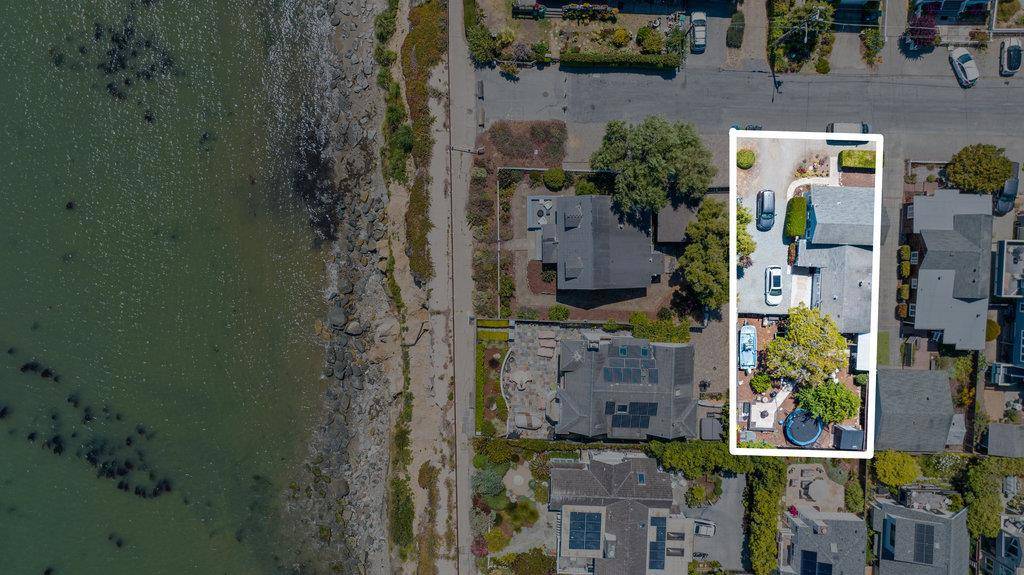 Capitola, CA 95010,106 Saxon AVE