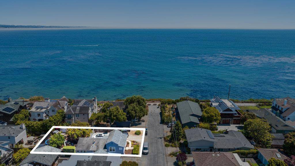 Capitola, CA 95010,106 Saxon AVE