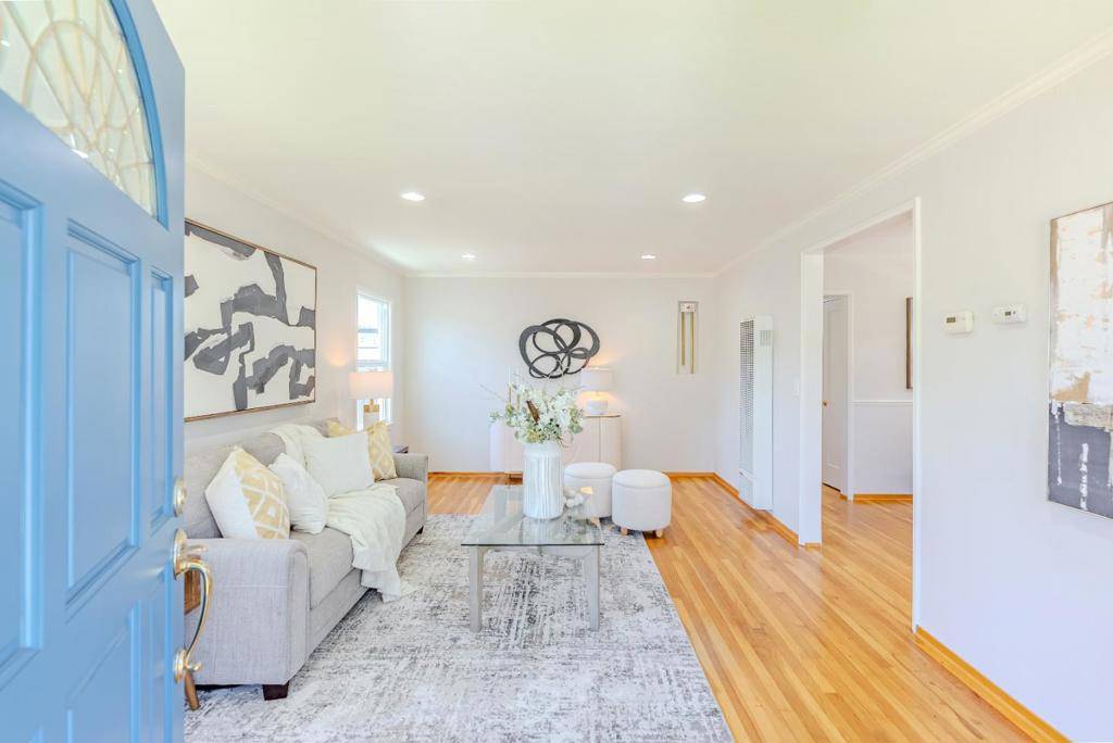 Sunnyvale, CA 94086,143 Florence ST