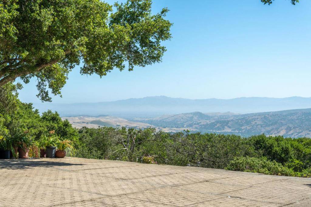 Carmel Valley, CA 93924,25940 Colt LN