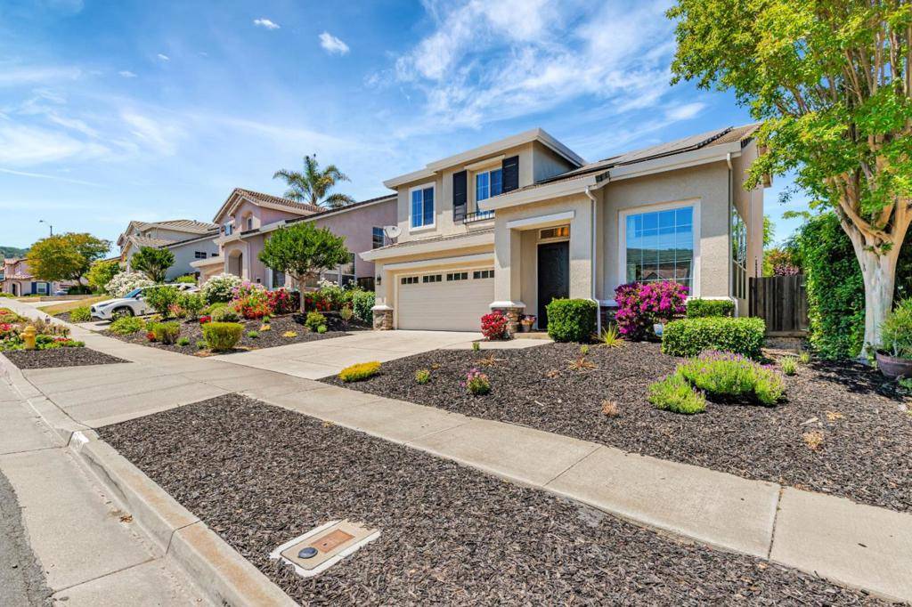 Gilroy, CA 95020,975 Oak Brook WAY