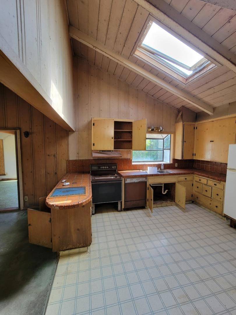 Aptos, CA 95003,4151 Freedom BLVD