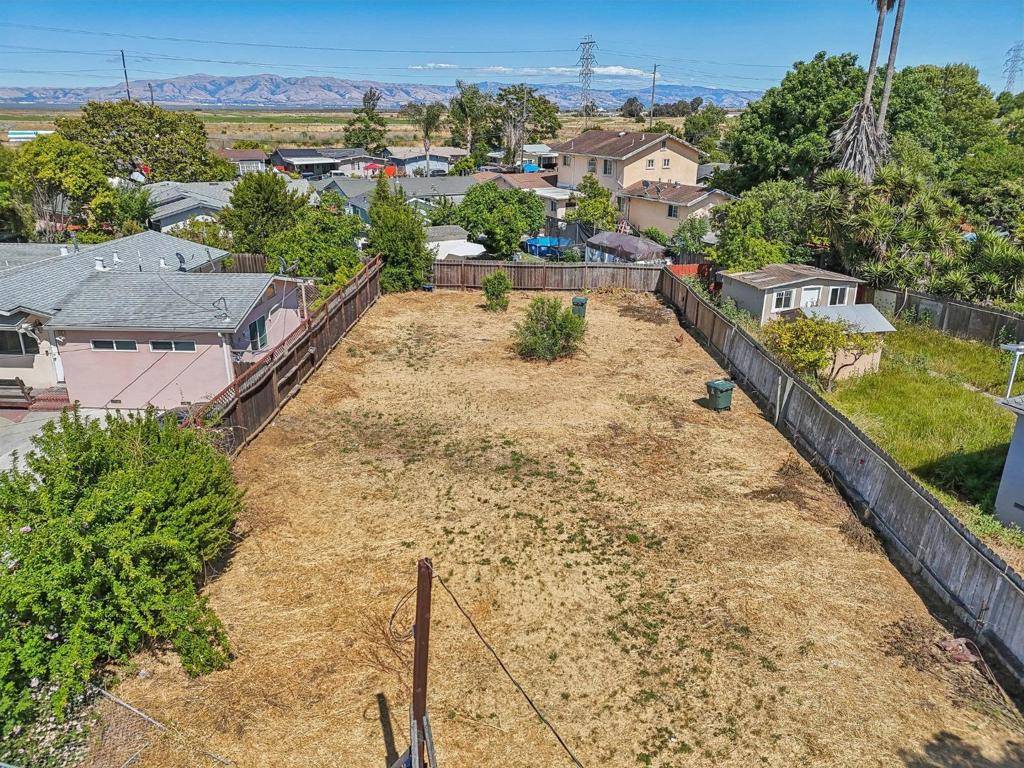 East Palo Alto, CA 94303,108 Lotus WAY