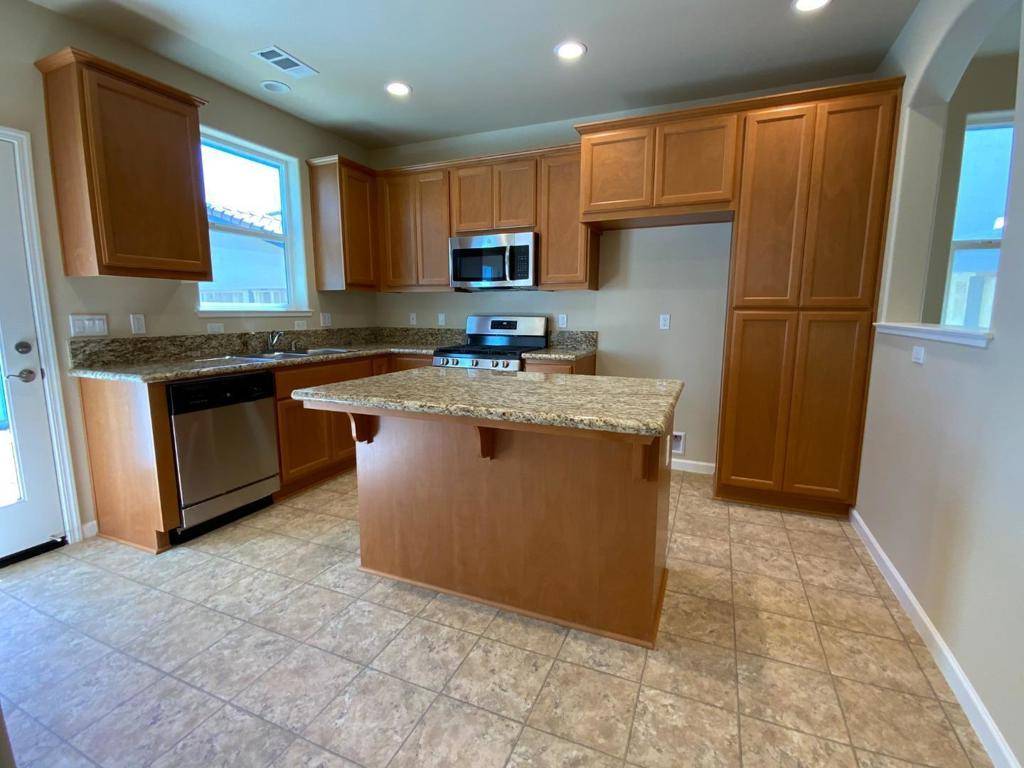 King City, CA 93930,76 Boston LN